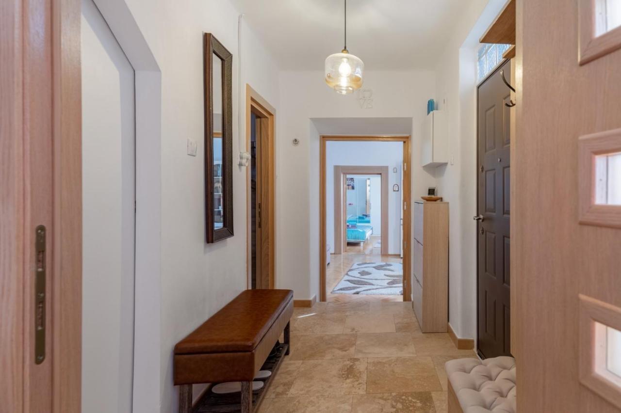 Apartmán Brasov Centrul Vechi - 67Sqm - 2Min To Counsel Square Exteriér fotografie
